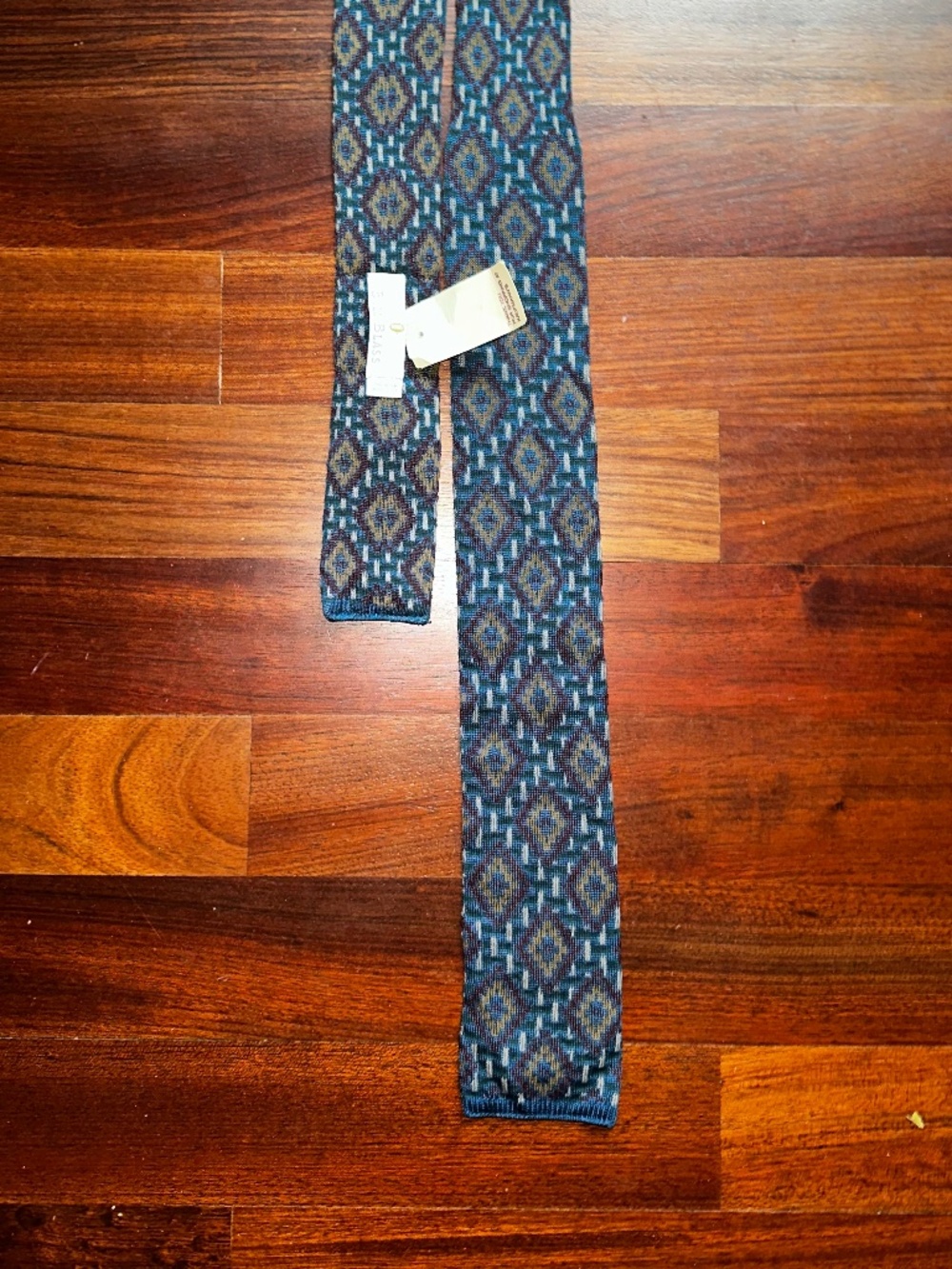 NWT ~ Vintage Bill Blass Knit Neck Tie ~ Geometric pattern